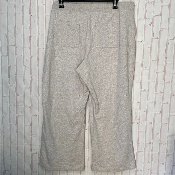 L.L. Bean Women’s Elastic Waist Straight Leg Sweatpants size 2X - Picture 2 of 9